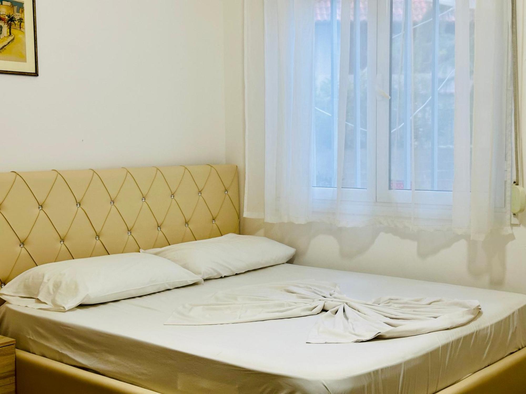 Jico Travel - Erjon Apartments Vlore Room photo